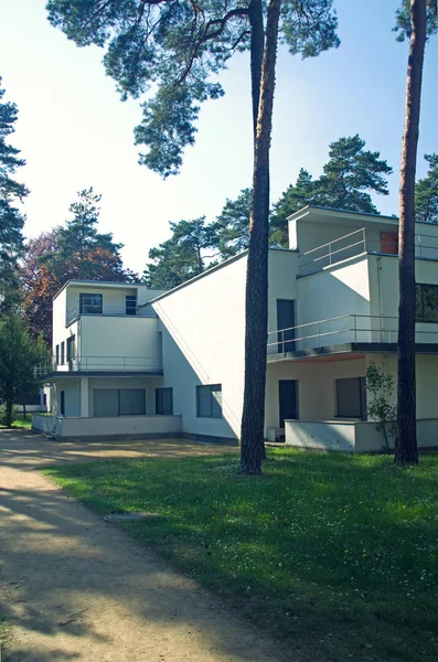 Architettura in stile Bauhaus a Dessau — Foto Stock