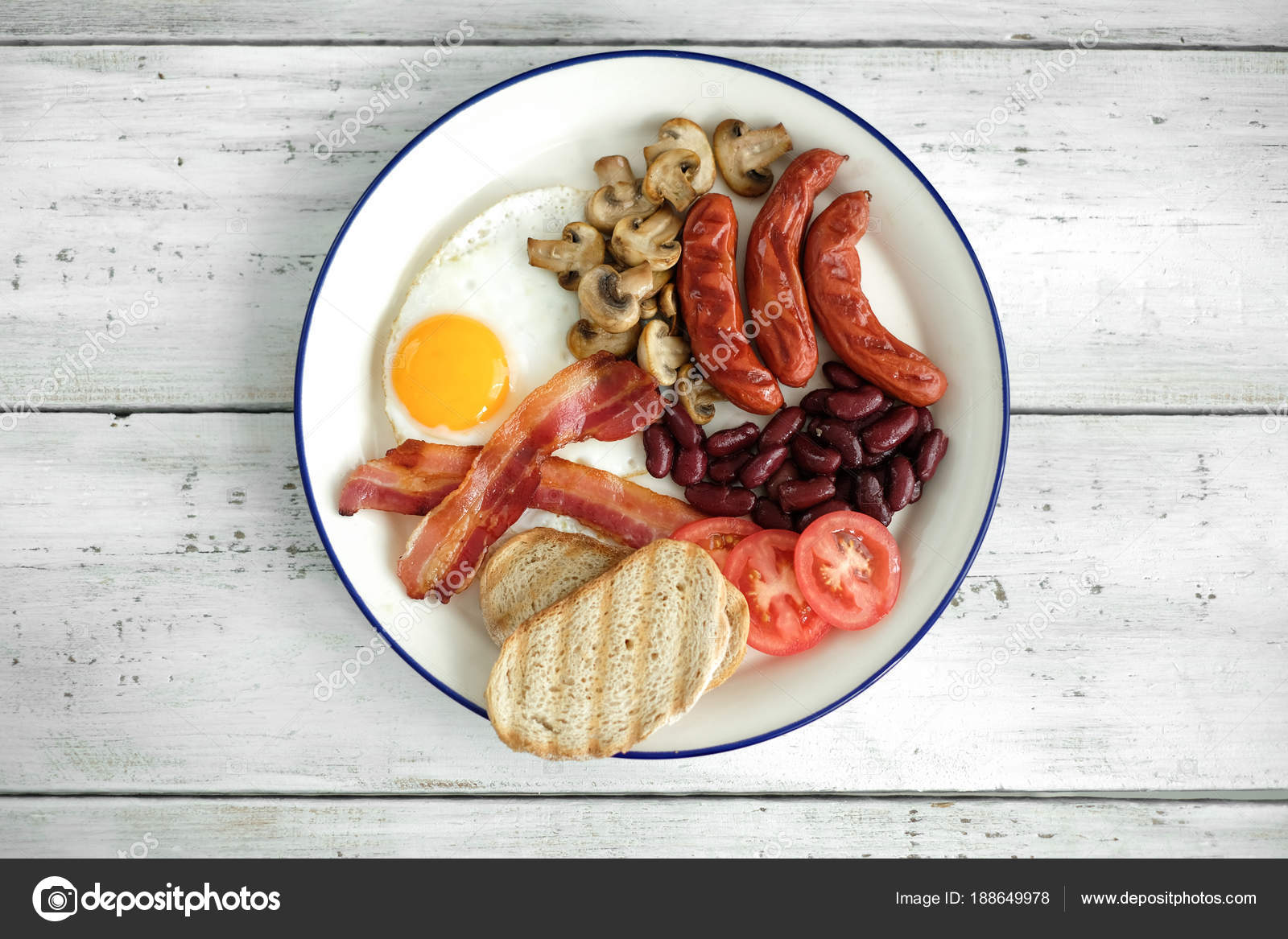 Cibo Cucina Colazione Inglese Zolla Bianca Uova Pancetta Salsicce ... Cibo Cucina Colazione Inglese Zolla Bianca Uova Pancetta Salsicce ...