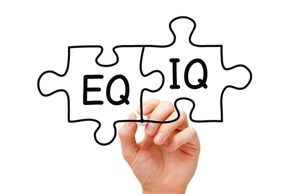 Концепция головоломки EQ и IQ — стоковое фото