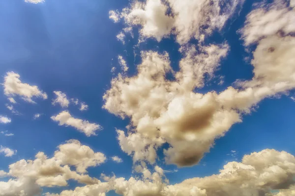 Fondo Del Cielo Azul Con Nubes Cúmulos —  Fotos de Stock
