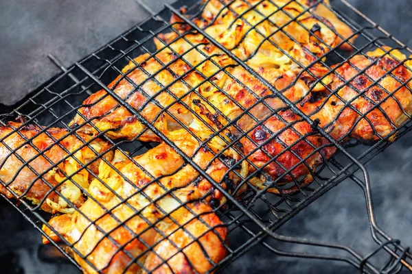 Shashlik Pollo Arrostito Sul Carbone Alla Griglia — Foto Stock