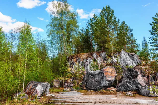 Grumos Roca Mármol Blanco Parque Ruskeala República Karelia Rusia —  Fotos de Stock
