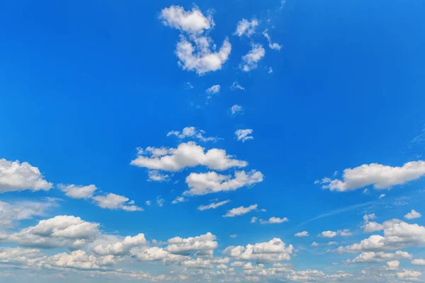 Fond Ciel Bleu Avec Cumulus Nuages — Photo