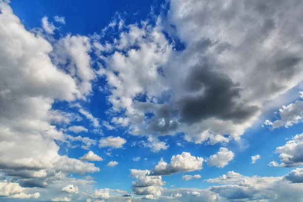 Landskap Cumulus Moln Den Blå Himlen — Stockfoto