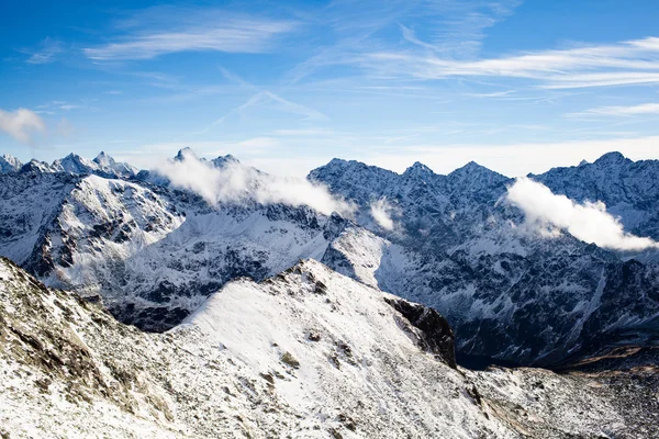 Zobacz inspirujące krajobraz góry, słoneczny dzień w Tatra Mount — Zdjęcie stockowe