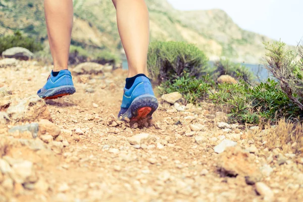 Yürüme veya çalışan hiking spor ayakkabı sole — Stok fotoğraf