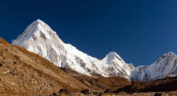 Pumo Ri Himalaya Mountain peak in Nepal — Stockfoto