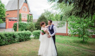 Gelin ve damat düğün gününde