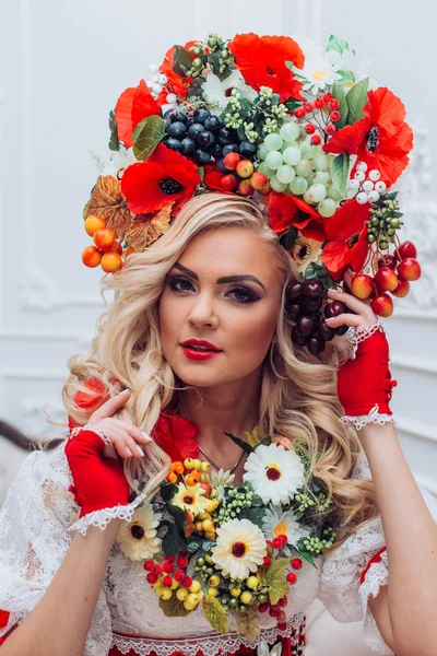 Ukraiński kobieta w krajowych ubrania — Zdjęcie stockowe