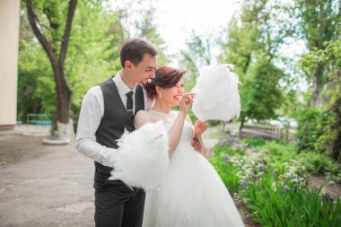 Gelin ve damat düğün gününde