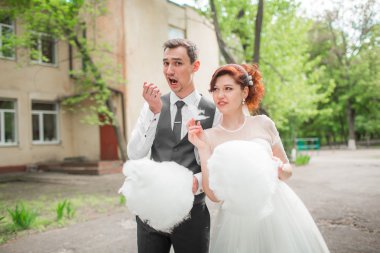 Gelin ve damat düğün gününde