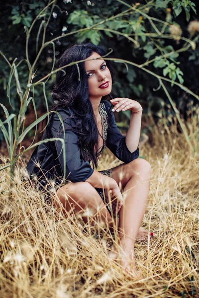 Mujer con maquillaje en ropa de moda —  Fotos de Stock