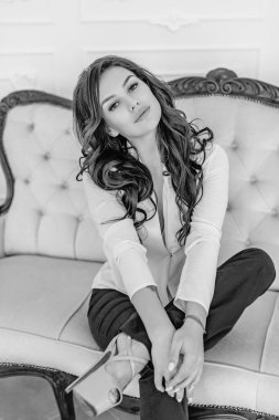 Makyaj moda giysileri olan kadın