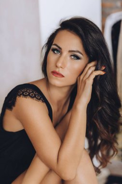 Makyaj moda giysileri olan kadın