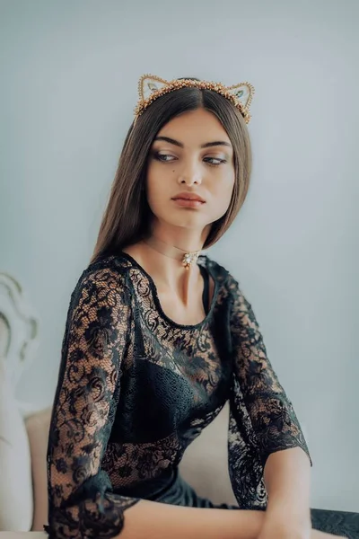 Model busana cantik Wanita dengan perhiasan — Stok Foto