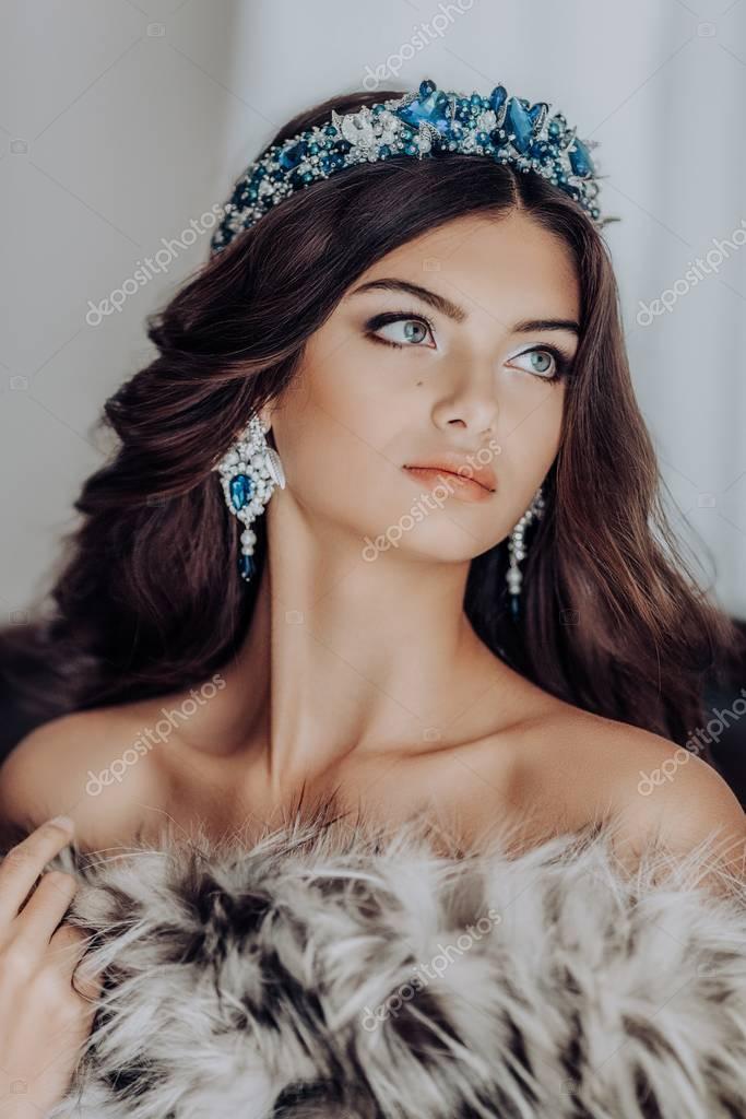 美しいファッション モデル女性の宝石類 ストック写真 C Forewer