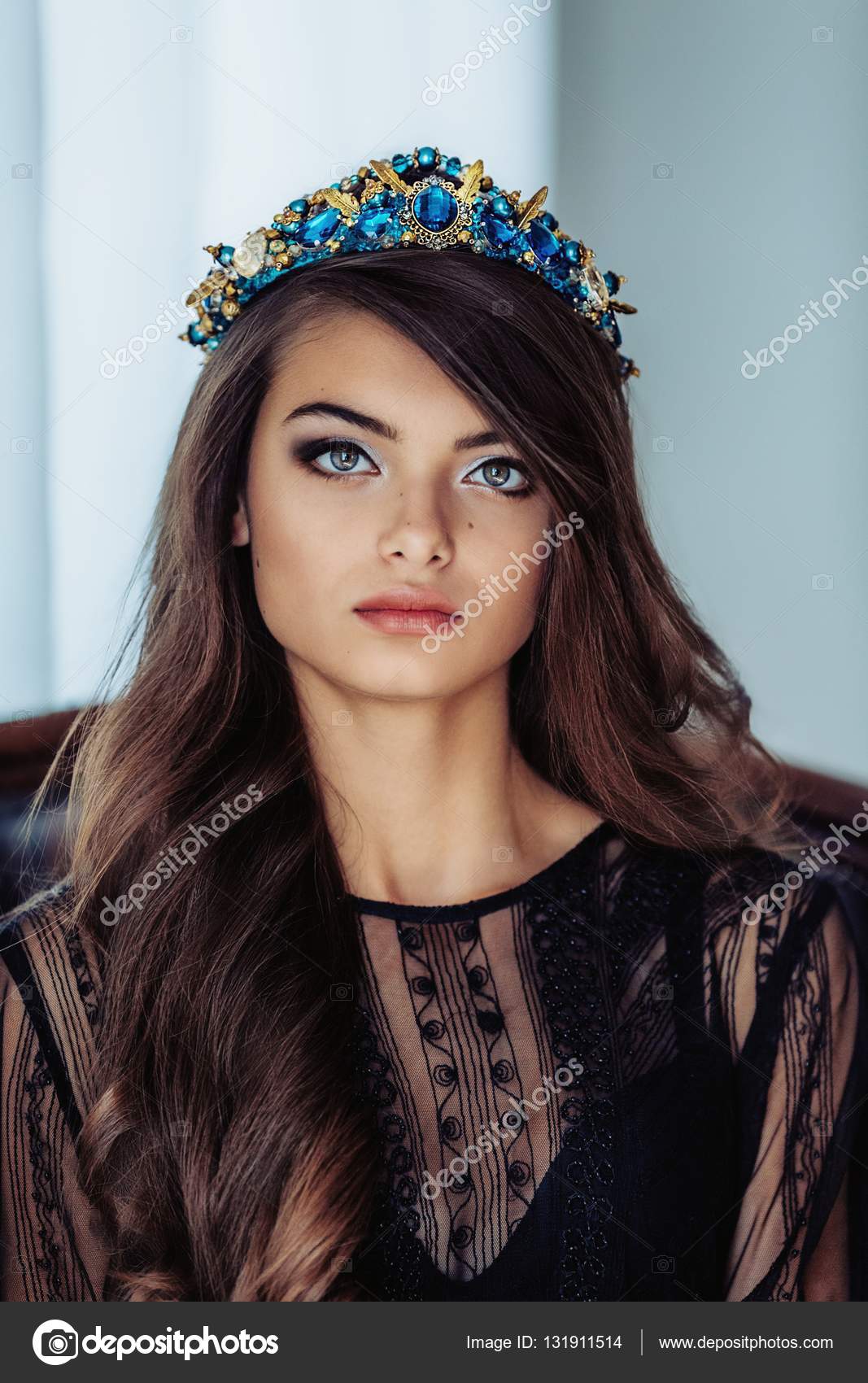 Beautiful fashion model — Stock Photo © Forewer 131911514