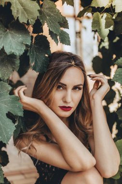 Bahar bahçe bohem kız