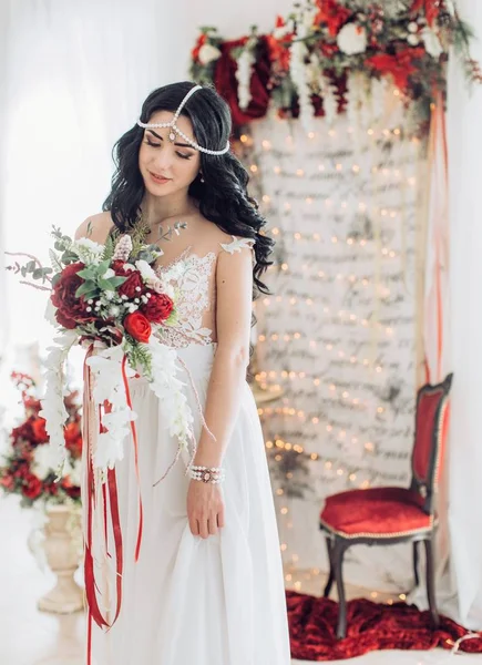 Young woman in wedding dress — Stock Photo, Image