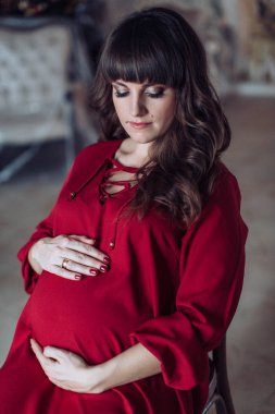 Güzel hamile kadın. 