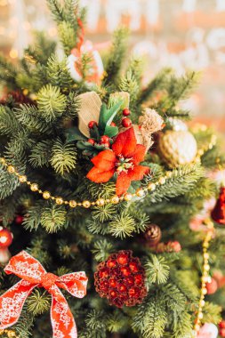 Noel ağacı ve Noel süslemeleri