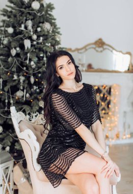 Noel süslemeleri kadında