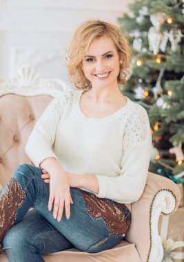 Mutlu Noel Oda kadında