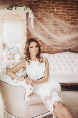 genç kadın moda Giydirme makyaj ile