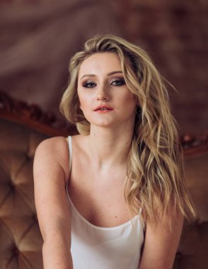  Makyaj moda giysileri olan kadın