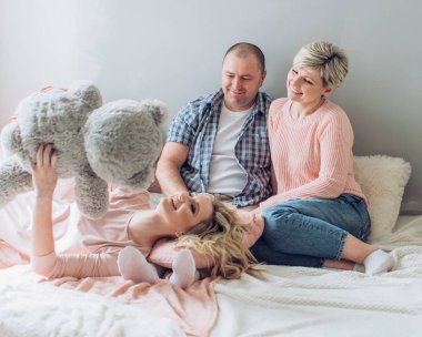 mutlu anne ile kızı