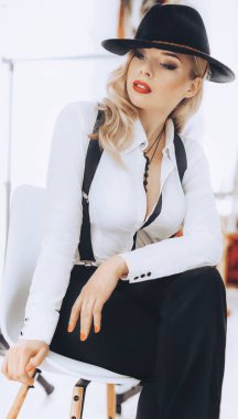  nő a smink divat ruhák