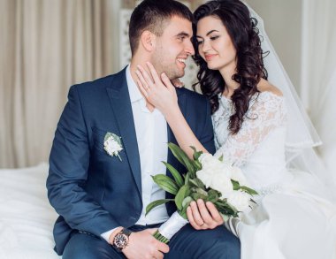 güzel ve genç gelin ve damat