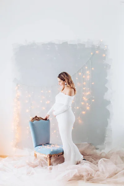 Portrait of a beautiful pregnant woman — Stock Photo, Image