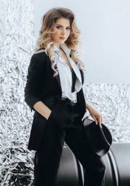 Güzel sarışın kadın. 