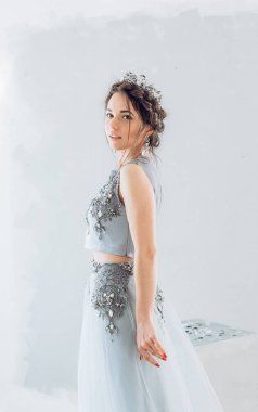  genç kadın moda elbise