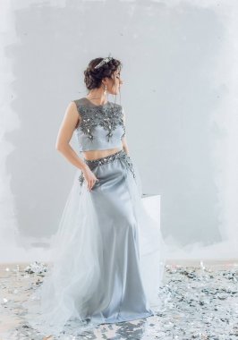  genç kadın moda elbise