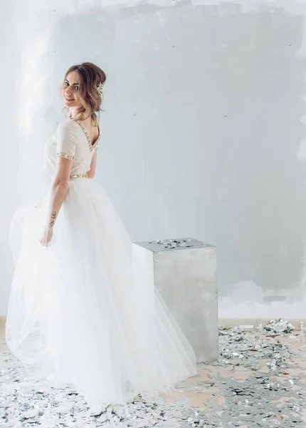 Young   woman in  wedding dress — Stock Photo, Image