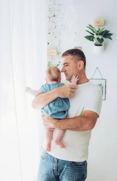 Pai e filha felizes — Fotografia de Stock