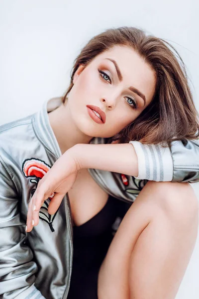 kadın moda ceket poz