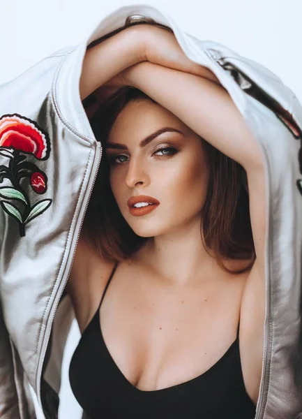 kadın moda ceket poz