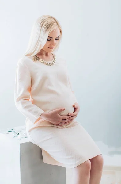 Vacker gravid kvinna — Stockfoto