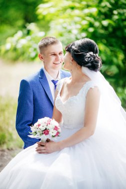 Gelin ve damat düğün gününde