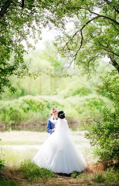 Gelin ve damat düğün gününde