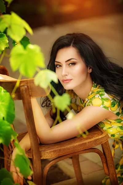 Woman posing in summer dress — Stock Photo, Image