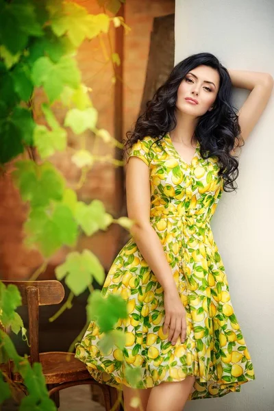Woman posing in summer dress — Stock Photo, Image