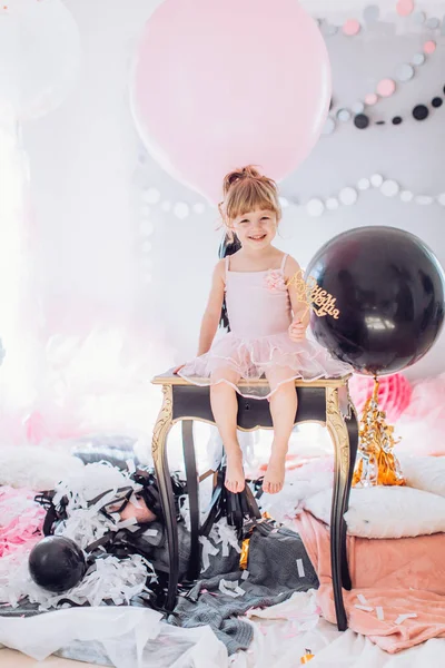 Cute Little Girl Room Birthday Party — Stock Photo, Image