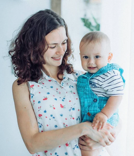 Joven Madre Adorable Bebé Casa — Foto de Stock