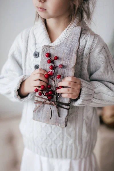 Little Girl Posing Wooden Board — Stock Photo, Image