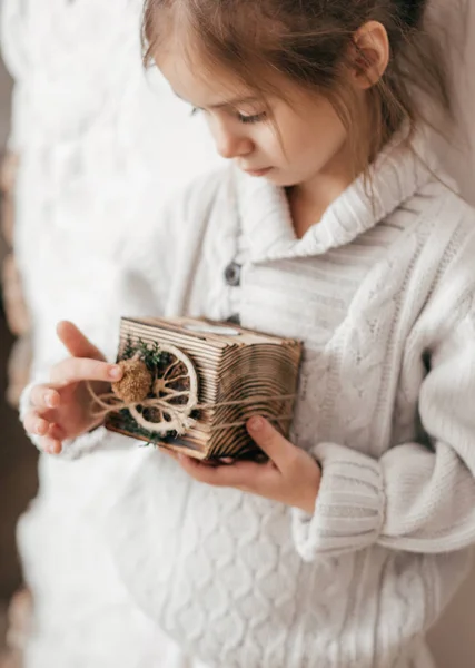 Little Girl Posing Christmas Interior Gift — Stock Photo, Image