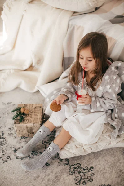 Little Girl Posing Christmas Interior Drink Cookie — Stock Photo, Image